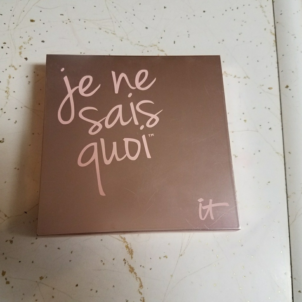 It cosmetics je ne sais quoi face palette